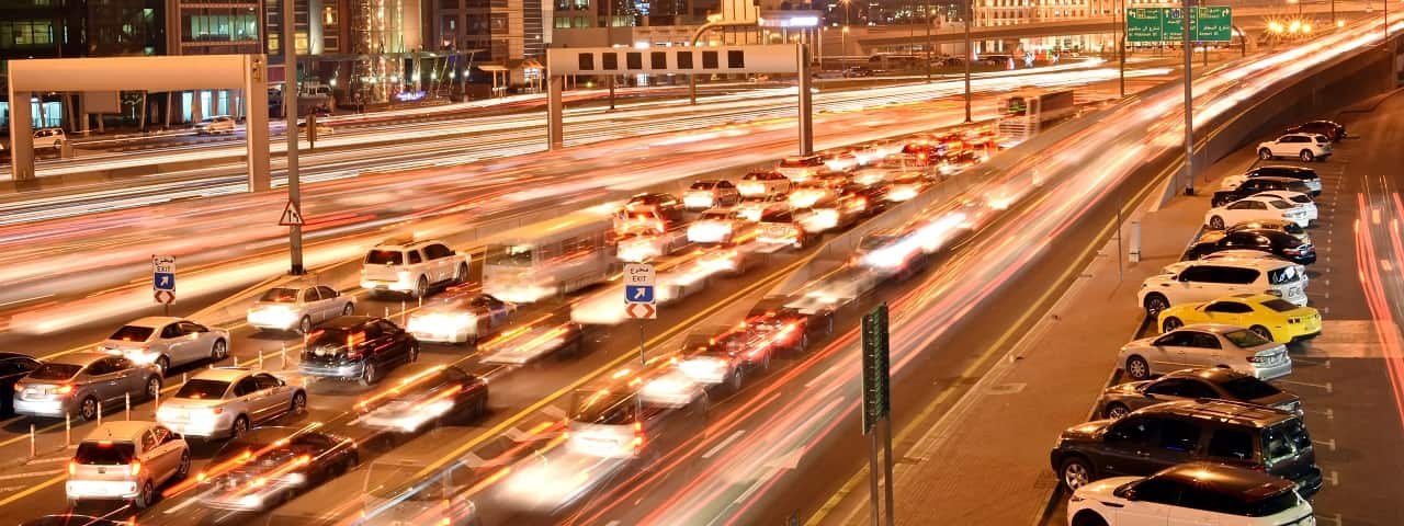 نصائح لتجنب حركة المرور الكثيفة على طرق دبي