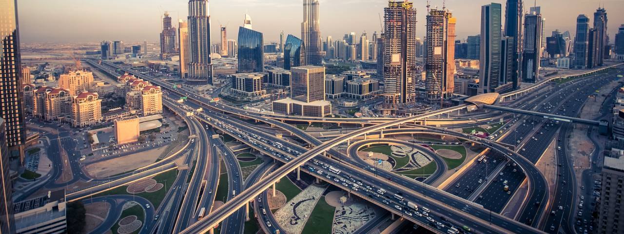 اللوائح المرورية والغرامات في دبي 2022 التي يجب أن تعرفها
